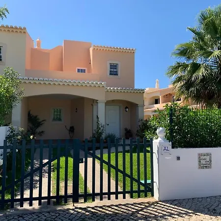 בית נופש Casa Roseiras *