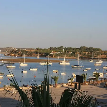 別荘 Casa Roseiras *